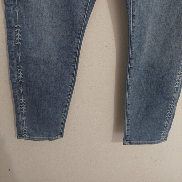 LOFT Modern Skinny Crop Women's 10P Light Wash Blue Stretch Denim Jeans Hi Rise - Picture 4 of 10